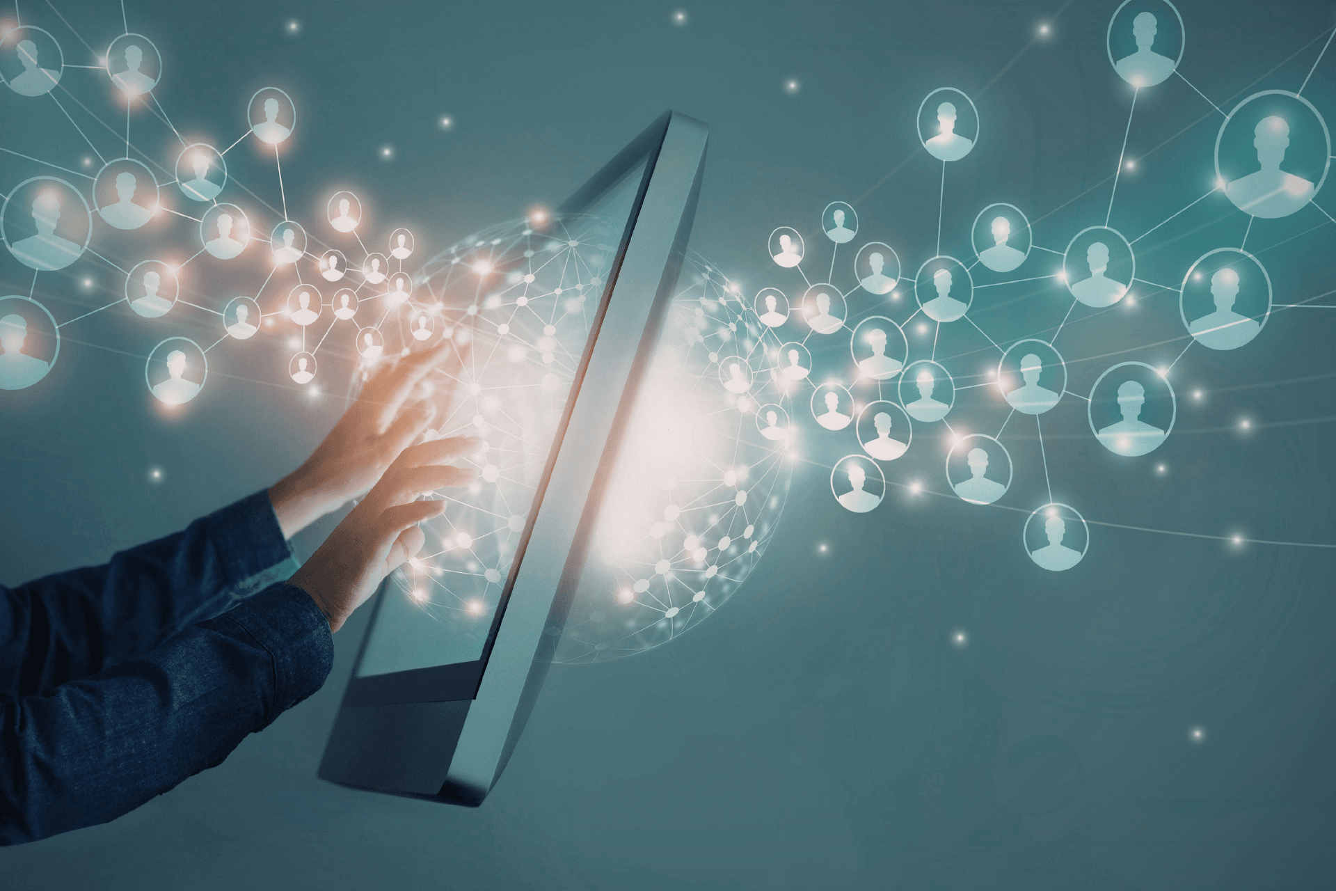 Plan de stratégie digitale sur 90 jours avec objectifs, canaux et KPI.